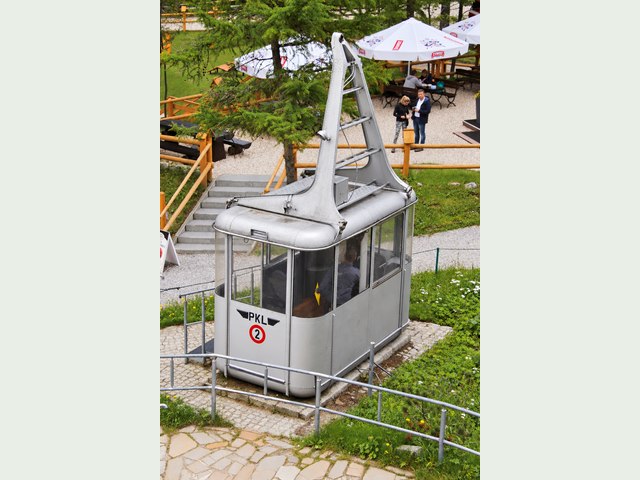 Cable-car photo booth