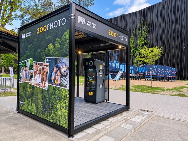 Outdoor photo booth — installation view
