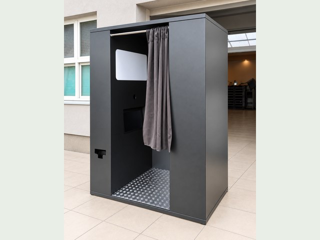 Dark stainless-steel photo cabin